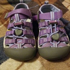 Keen water proof shoes